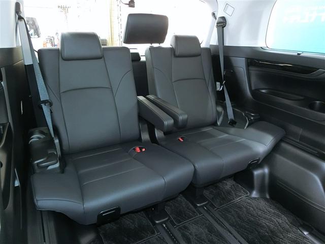 �R��ڃV�[�g���Ђ�т�Ƃ����X�y�[�X���m�ۂ��Ă��܂��B��l���ł̂��o�������΂�����ł��I