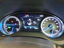 とても見やすいメーターです。夜間時はラグジュアリーな気分にさせてくれる照明が魅力ですので、夜のドライブも楽しみになりますよ♪