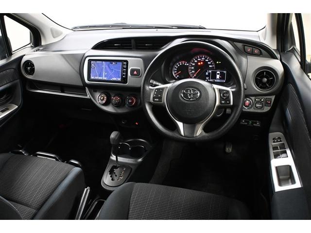 ヴィッツ F スマートストップパッケージ 衝突被害軽減システム メモリーナビ バックカメラ ETC ドラレコ ワンセグ ミュージックプレイヤー接続可 CD アルミホイール スマートキー キーレス CVT オートマ(4枚目)