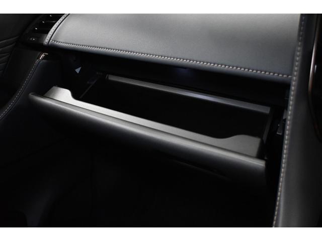 ヴェルファイア Ｚ　プレミア　衝突被害軽減システム　両側電動スライド　革シート　オートクルーズコントロール　ＬＥＤヘッドランプ　１００Ｖ電源　メモリーナビ　後席モニター　バックカメラ　ＥＴＣ　フルセグ　ミュージックプレイヤー接続可（15枚目）