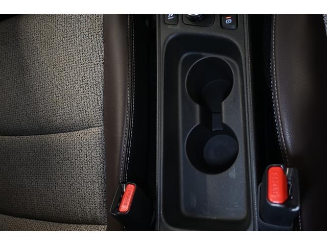 ヤリスクロス ハイブリッドＺ　４ＷＤ　ハイブリッド　衝突被害軽減システム　オートクルーズコントロール　ＬＥＤヘッドランプ　メモリーナビ　バックカメラ　ＥＴＣ　ドラレコ　フルセグ　ミュージックプレイヤー接続可　アルミホイール（16枚目）