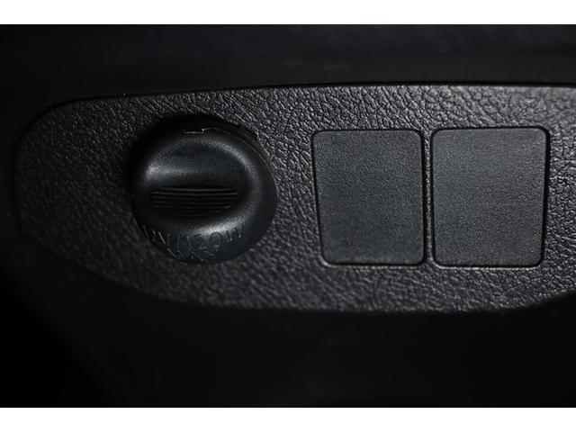 ヴィッツ １．３Ｆ　ＬＥＤエディション　ＬＥＤヘッドランプ　メモリーナビ　ワンセグ　ＣＤ　スマートキー　キーレス　ＣＶＴ　オートマ（10枚目）