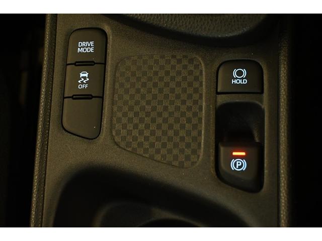 ヤリスクロス Ｇ　衝突被害軽減システム　オートクルーズコントロール　ＬＥＤヘッドランプ　メモリーナビ　バックカメラ　ドラレコ　ミュージックプレイヤー接続可　ＤＶＤ再生　ＣＤ　アルミホイール　スマートキー　キーレス（14枚目）