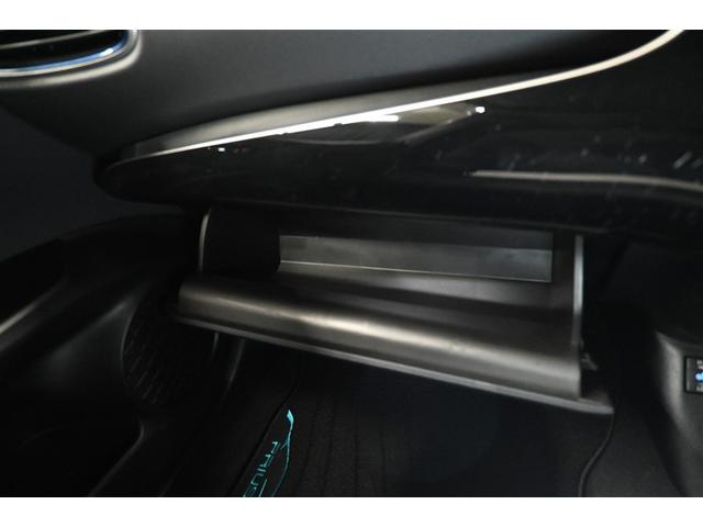 プリウス Aツーリングセレクション ハイブリッド 衝突被害軽減システム オートクルーズコントロール LEDヘッドランプ メモリーナビ バックカメラ ドラレコ フルセグ DVD再生 CD アルミホイール スマートキー キーレス オートマ(16枚目)