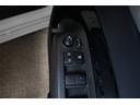 狭い場所も苦になりません。電動格納ドアミラー装備。