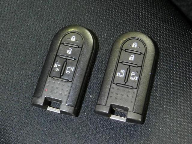 G S 衝突被害軽減システム 横滑り防止機能 ABS エアバッグ オートクルーズコントロール 盗難防止装置 アイドリングストップ バックカメラ ETC ミュージックプレイヤー接続可 CD スマートキー 記録簿(9枚目)