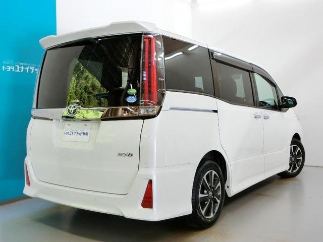 ノア Ｓｉ　ダブルバイビーＩＩ　ワンオーナー　衝突被害軽減システム　横滑り防止機能　ＡＢＳ　エアバッグ　オートクルーズコントロール　盗難防止装置　アイドリングストップ　バックカメラ　後席モニター　ＥＴＣ　ミュージックプレイヤー接続可（2枚目）