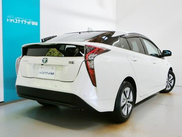 プリウス Ａ　ハイブリッド　安全装備　衝突被害軽減システム　横滑り防止機能　ＡＢＳ　エアバッグ　オートクルーズコントロール　盗難防止装置　バックカメラ　ＥＴＣ　ドラレコ　ミュージックプレイヤー接続可　ＣＤ　キーレス（2枚目）