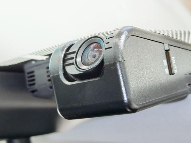 プリウス Ａ　ハイブリッド　安全装備　衝突被害軽減システム　横滑り防止機能　ＡＢＳ　エアバッグ　オートクルーズコントロール　盗難防止装置　バックカメラ　ＥＴＣ　ドラレコ　ミュージックプレイヤー接続可　ＣＤ　キーレス（4枚目）