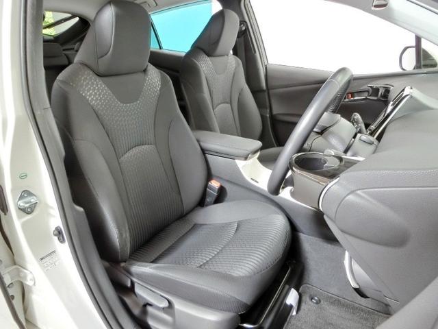 プリウス Ａ　ハイブリッド　安全装備　衝突被害軽減システム　横滑り防止機能　ＡＢＳ　エアバッグ　オートクルーズコントロール　盗難防止装置　バックカメラ　ＥＴＣ　ドラレコ　ミュージックプレイヤー接続可　ＣＤ　キーレス（8枚目）