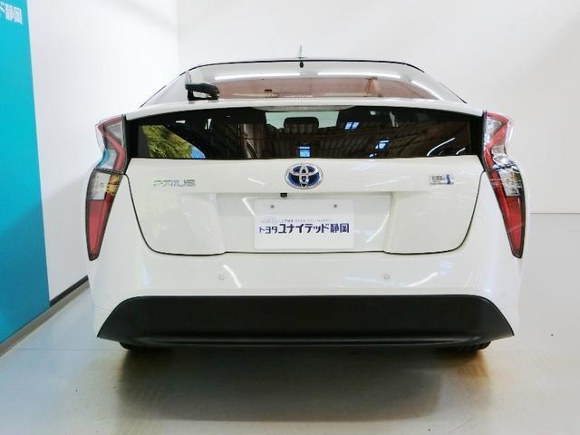 プリウス Ａ　ハイブリッド　安全装備　衝突被害軽減システム　横滑り防止機能　ＡＢＳ　エアバッグ　オートクルーズコントロール　盗難防止装置　バックカメラ　ＥＴＣ　ドラレコ　ミュージックプレイヤー接続可　ＣＤ　キーレス（23枚目）