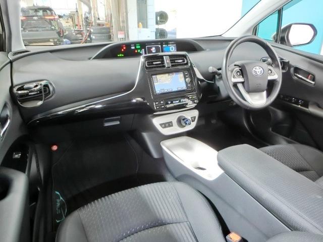 プリウス Ａ　ハイブリッド　安全装備　衝突被害軽減システム　横滑り防止機能　ＡＢＳ　エアバッグ　オートクルーズコントロール　盗難防止装置　バックカメラ　ＥＴＣ　ドラレコ　ミュージックプレイヤー接続可　ＣＤ　キーレス（27枚目）