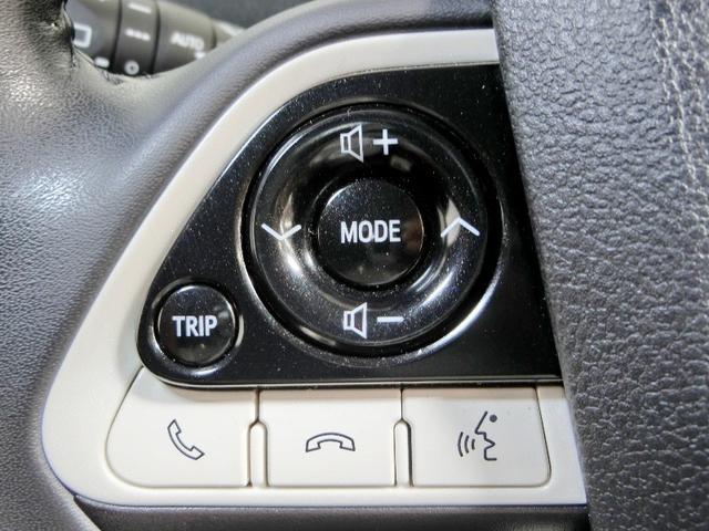 プリウス Ａ　ハイブリッド　安全装備　衝突被害軽減システム　横滑り防止機能　ＡＢＳ　エアバッグ　オートクルーズコントロール　盗難防止装置　バックカメラ　ＥＴＣ　ドラレコ　ミュージックプレイヤー接続可　ＣＤ　キーレス（35枚目）