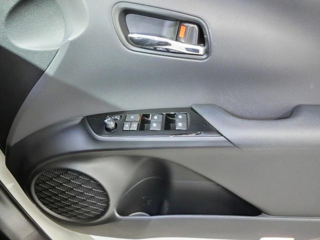 プリウス Ａ　ハイブリッド　安全装備　衝突被害軽減システム　横滑り防止機能　ＡＢＳ　エアバッグ　オートクルーズコントロール　盗難防止装置　バックカメラ　ＥＴＣ　ドラレコ　ミュージックプレイヤー接続可　ＣＤ　キーレス（37枚目）