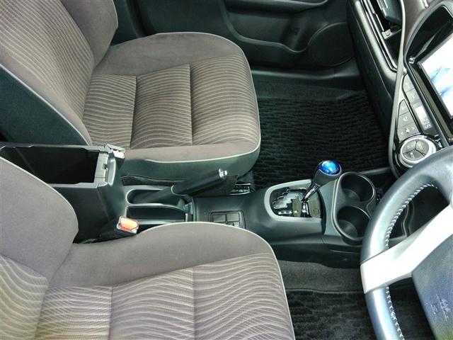 アクア Ｇ　ハイブリッド　ワンオーナー　衝突被害軽減システム　横滑り防止機能　ＡＢＳ　エアバッグ　オートクルーズコントロール　盗難防止装置　バックカメラ　ＥＴＣ　ミュージックプレイヤー接続可　ＣＤ　スマートキー（13枚目）