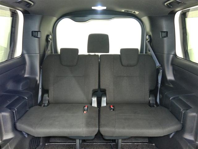３列目シートもひろびろとしたスペースを確保しています。大人数でのお出かけもばっちりです！