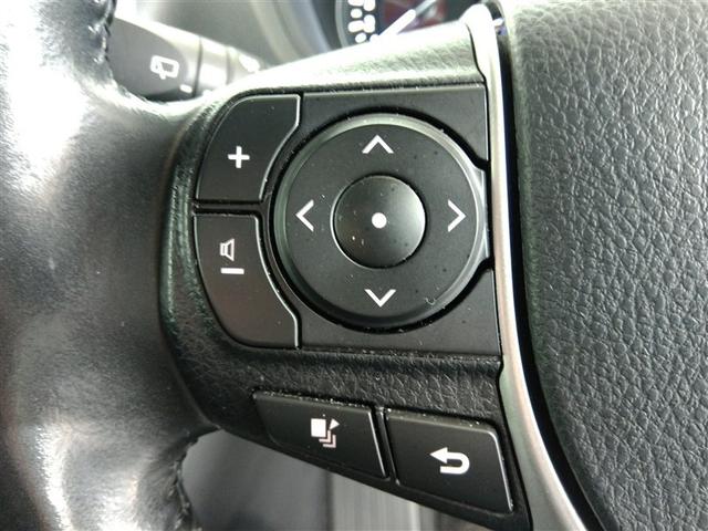 助手席側のステアリングスイッチです。インフォメーションディスプレイの切替とオーディオの音量調節ができます。