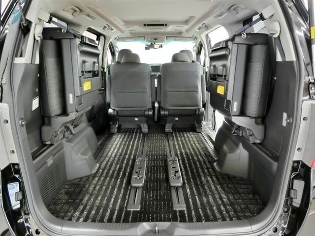 アルファードハイブリッド ＳＲ　ハイブリッド　４ＷＤ　サンルーフ　電動シート　安全装備　衝突被害軽減システム　横滑り防止機能　ＡＢＳ　エアバッグ　オートクルーズコントロール　盗難防止装置　バックカメラ　後席モニター　ＥＴＣ　ドラレコ（17枚目）