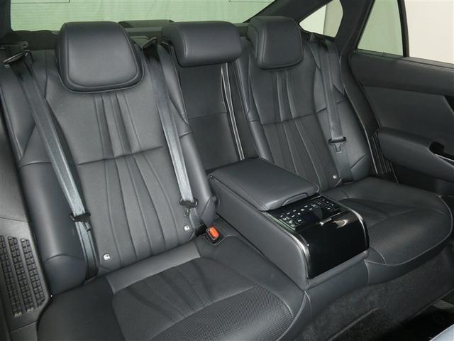 クラウンハイブリッド G-エグゼクティブ Four セーフティセンス ドラレコ付き LEDヘッドライト 純正アルミホイール リアスポイラー スマートキー ETC バックモニター CD/DVD再生付き フルセグメモリーナビ 本革シート オートエアコン(20枚目)