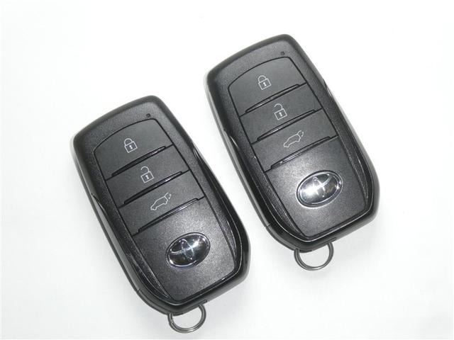 プリウス Z ボディコーティング施工済 セーフティセンス LEDヘッドライト リアスポイラー ETC バックモニター スマートキー 純正アルミホイール ディスプレイオーディオ フルセグTV 合成皮革シート(22枚目)