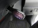 【レーダークルーズコントロール】(全車速追従機能付)付きです。車速に応じて追従支援してくれるので、ロングドライブも快適です。詳細は販売店スタッフまでおたずねください。