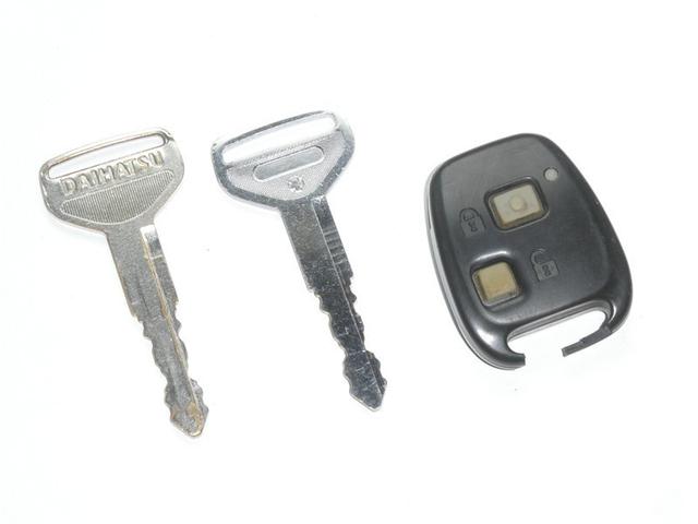 【キーレス】離れたところからでもドアの施錠・開錠ができるのでとても便利です♪