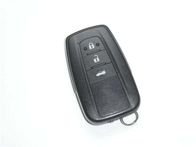 クラウンハイブリッド Ｓ　Ｃパッケージ　セーフティーセンス　フルセグメモリーナビ　ＬＥＤヘッドライト　純正アルミホイール　スマートキー　ＥＴＣ　バックモニター　ＣＤ／ＤＶＤ再生付き　パワーシート　アイドリングストップ　オートエアコン（21枚目）