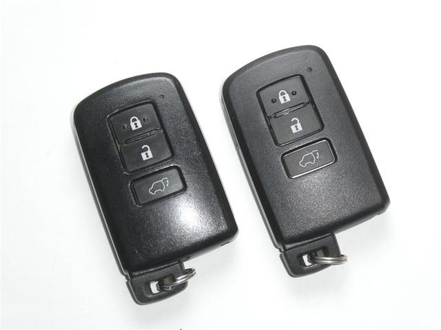 ハリアー プレミアム　プリクラッシュセーフティー　フルセグメモリーナビ　ＬＥＤヘッドライト　リアスポイラー　バックモニター　ＥＴＣ　スマートキー　純正アルミホイール　ＣＤ／ＤＶＤ再生付き　パワーシート　シート素材モケット（21枚目）