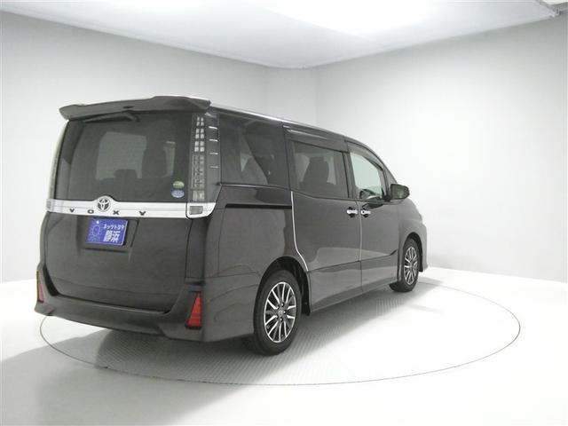 ヴォクシー ZS ドラレコ付き 両側電動スライドドア LEDヘッドライト リアスポイラー 純正アルミホイール ETC バックモニター スマートキー フルセグメモリーナビ CD/DVD再生付き 3列シート ウォークスルー(4枚目)