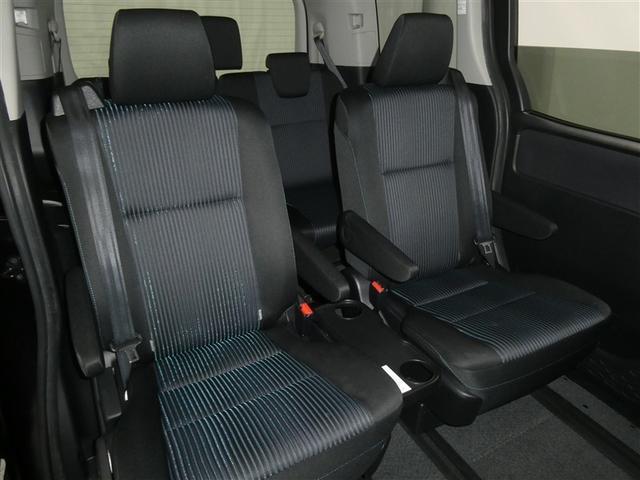 ヴォクシー ZS ドラレコ付き 両側電動スライドドア LEDヘッドライト リアスポイラー 純正アルミホイール ETC バックモニター スマートキー フルセグメモリーナビ CD/DVD再生付き 3列シート ウォークスルー(17枚目)