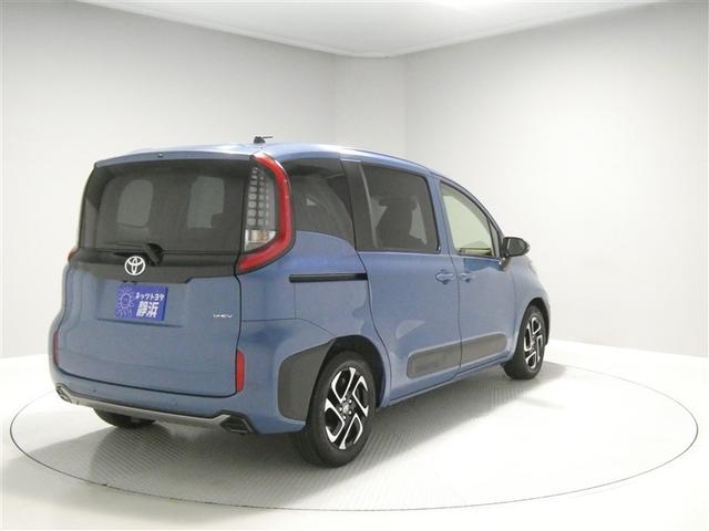 シエンタ ハイブリッドＺ　フルセグ　メモリーナビ　ミュージックプレイヤー接続可　バックカメラ　衝突被害軽減システム　ＥＴＣ　両側電動スライド　ＬＥＤヘッドランプ　ウオークスルー　アイドリングストップ（4枚目）