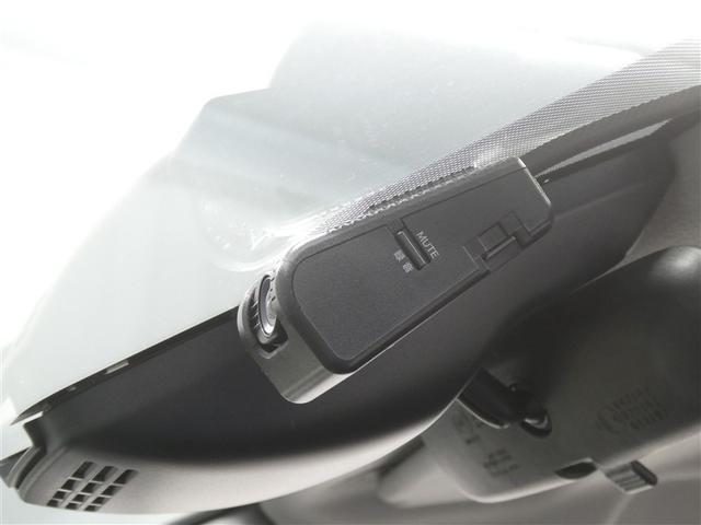 エスクァイア ハイブリッドGi フルセグ メモリーナビ DVD再生 後席モニター バックカメラ 衝突被害軽減システム ETC ドラレコ 両側電動スライド LEDヘッドランプ 乗車定員7人 3列シート(16枚目)