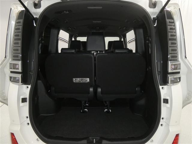 ヴォクシー ＺＳ　煌ＩＩＩ　フルセグ　メモリーナビ　後席モニター　バックカメラ　衝突被害軽減システム　ＥＴＣ　ドラレコ　両側電動スライド　ＬＥＤヘッドランプ　ウオークスルー　乗車定員７人　３列シート　アイドリングストップ（23枚目）