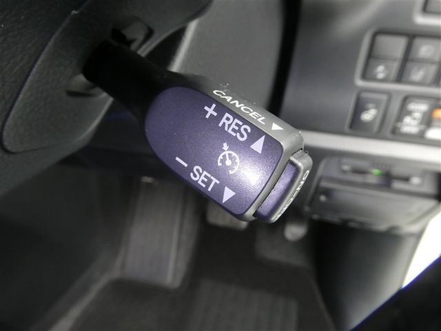 エスクァイア Ｇｉ　プレミアムパッケージ　ブラックテーラード　セーフティーセンス　両側電動スライドドア　ＬＥＤヘッドライト　後席モニター　純正アルミホイール　ＥＴＣ　バックモニター　フルエアロ　スマートキー　フルセグメモリーナビ　３列シート　オートエアコン（16枚目）