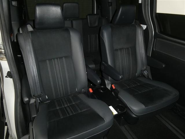 エスクァイア Ｇｉ　プレミアムパッケージ　ブラックテーラード　セーフティーセンス　両側電動スライドドア　ＬＥＤヘッドライト　後席モニター　純正アルミホイール　ＥＴＣ　バックモニター　フルエアロ　スマートキー　フルセグメモリーナビ　３列シート　オートエアコン（20枚目）