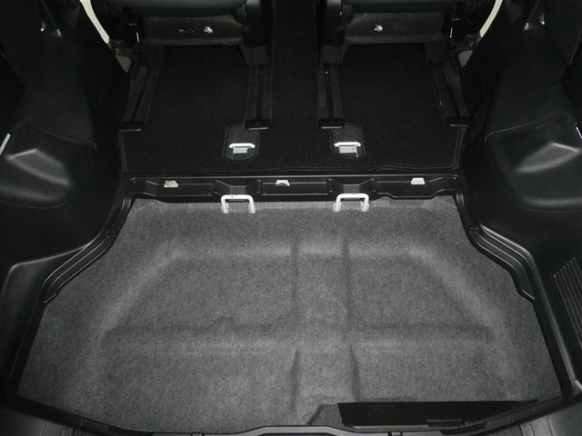 エスクァイア Ｇｉ　プレミアムパッケージ　ブラックテーラード　セーフティーセンス　両側電動スライドドア　ＬＥＤヘッドライト　後席モニター　純正アルミホイール　ＥＴＣ　バックモニター　フルエアロ　スマートキー　フルセグメモリーナビ　３列シート　オートエアコン（24枚目）