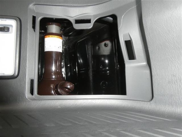 ハイエースバン スーパーGL ダークプライムII セーフティーセンス LEDヘッドライト スマートキー 純正アルミホイール オートエアコン 電源コンセント シート素材モケット リアクーラー イモビライザー パワステ パワーウィンドウ(19枚目)