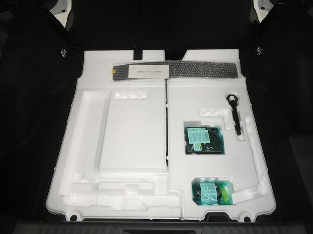 プリウス Ｚ　セーフティーセンス　ドライブレコーダー　ＬＥＤヘッドライト　フルエアロ　純正アルミホイール　ＥＴＣ　バックモニター　スマートキー　フルセグメモリーナビ　合成皮革シート　オートエアコン（23枚目）