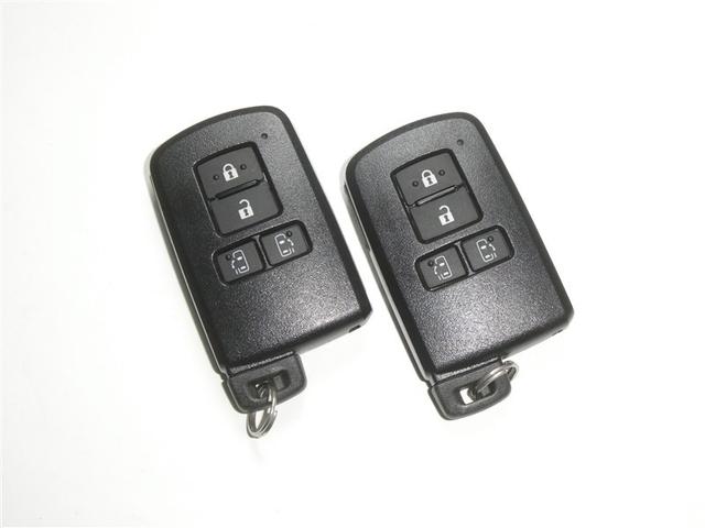 ヴォクシー ＺＳ　フルセグ　メモリーナビ　ＤＶＤ再生　バックカメラ　衝突被害軽減システム　ＥＴＣ　ドラレコ　両側電動スライド　ＬＥＤヘッドランプ　ウオークスルー　乗車定員７人　３列シート　アイドリングストップ（27枚目）