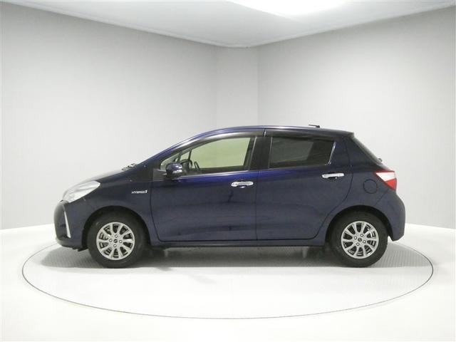 ヴィッツ ＨＶ　Ｆ　セーフ　セーフティセンス　歩行者検知機能追加車　フルセグメモリーナビ　社外アルミホイール　ＥＴＣ　バックモニター　スマートキー　ＣＤ／ＤＶＤ再生付き　シート素材モケット　オートエアコン　ハロゲンライト（2枚目）