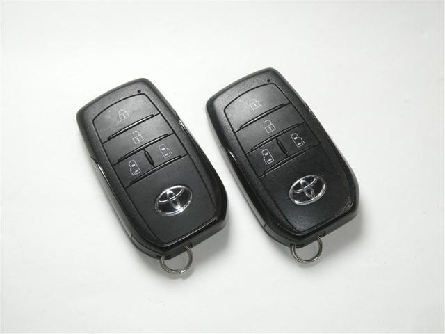 シエンタ ハイブリッドＺ　フルセグ　メモリーナビ　ミュージックプレイヤー接続可　バックカメラ　衝突被害軽減システム　ＥＴＣ　両側電動スライド　ＬＥＤヘッドランプ　ウオークスルー　アイドリングストップ（24枚目）