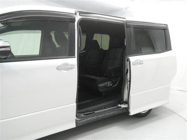 ヴォクシー ハイブリッドＺＳ　煌ＩＩ　セーフティセンス　両側電動スライドドア　ＬＥＤヘッドライト　後席モニター　バックモニター　ＥＴＣ　スマートキー　リアスポイラー　純正アルミホイール　ＣＤ／ＤＶＤ再生付き　フルセグメモリーナビ（3枚目）