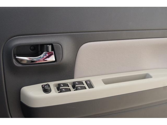 ミラトコット Ｇ　ＳＡＩＩＩ　新品タイヤ４本交換　衝突被害軽減ブレーキ　コーナーセンサー　ＬＥＤヘッドライト　オート格納式ドアミラー　シートヒーター　スマートキー　メモリーナビ　フルセグＴＶ　３６０°パノラマビューモニター（18枚目）