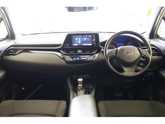 Ｃ－ＨＲ Ｓ　ＬＥＤエディション　ハイブリッド　トヨタセーフティセンス　ＬＥＤヘッドライト　１７インチアルミ　スマートキー　メモリーナビ　フルセグＴＶ　バックカメラ　ＥＴＣ（4枚目）