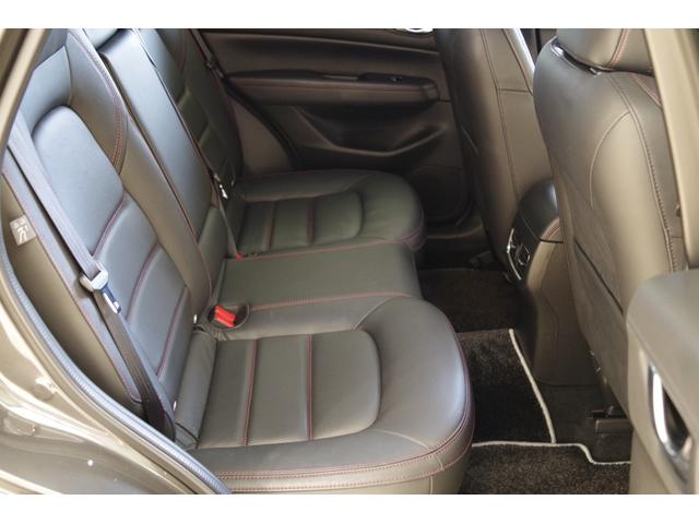 ＣＸ－５ ２５Ｓ　スポーツアピアランス　ダウンサスペンション　衝突被害軽減ブレーキ　フロントリアパーキングセンサー　ブラインドスポットモニタリング　電動リフトゲート　パワーシート　シートヒーター　ステアリングヒーター　３６０°ビューモニター（18枚目）