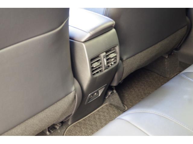 カローラクロス ハイブリッド Z パノラマルーフ パーキングサポートブレーキ ブラインドスポットモニター アラウンドビューモニター ETC2.0 ハンズフリーパワーバックドア レザーコンビパワーシート シートヒーター ルーフレール(20枚目)