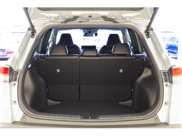 カローラクロス ハイブリッド Z パノラマルーフ パーキングサポートブレーキ ブラインドスポットモニター アラウンドビューモニター ETC2.0 ハンズフリーパワーバックドア レザーコンビパワーシート シートヒーター ルーフレール(23枚目)