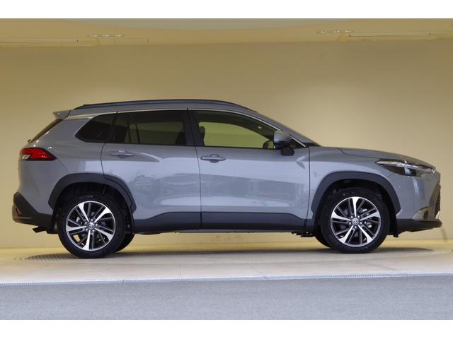 カローラクロス ハイブリッド Z パノラマルーフ パーキングサポートブレーキ ブラインドスポットモニター アラウンドビューモニター ETC2.0 ハンズフリーパワーバックドア レザーコンビパワーシート シートヒーター ルーフレール(30枚目)