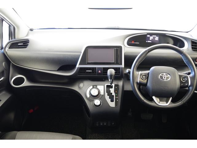 シエンタ G セーフティーエディション アラウンドビューモニター スーパーUVカットガラス シートヒーター ステアリングヒーター シルバーインテリアアクセント トヨタセーフティセンス 両側パワースライドドア フルセグ ETC スマートキー(4枚目)