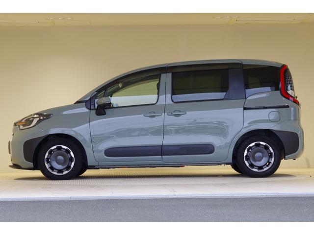 シエンタ ハイブリッドＺ　フルセグＴＶ　ＤＶＤ　アラウンドビューモニター　スーパーＵＶガラス　シートヒーター　ステアリングヒーター　インテリジェントクリアランスソナー　ブラインドスポットモニター　両側パワースライドドア　ＥＴＣ（29枚目）